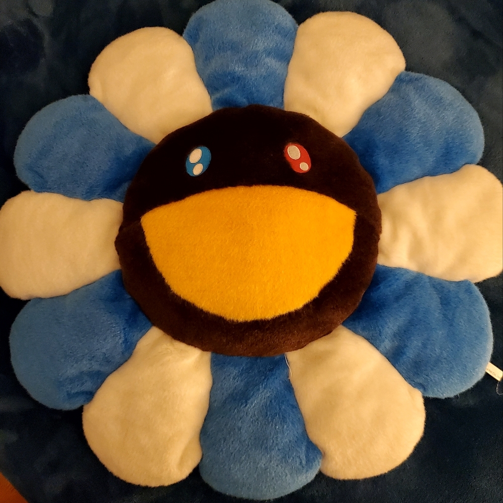 TAKASHI MURAKAMI BLUE AND WHITE FLOWER PILLOW